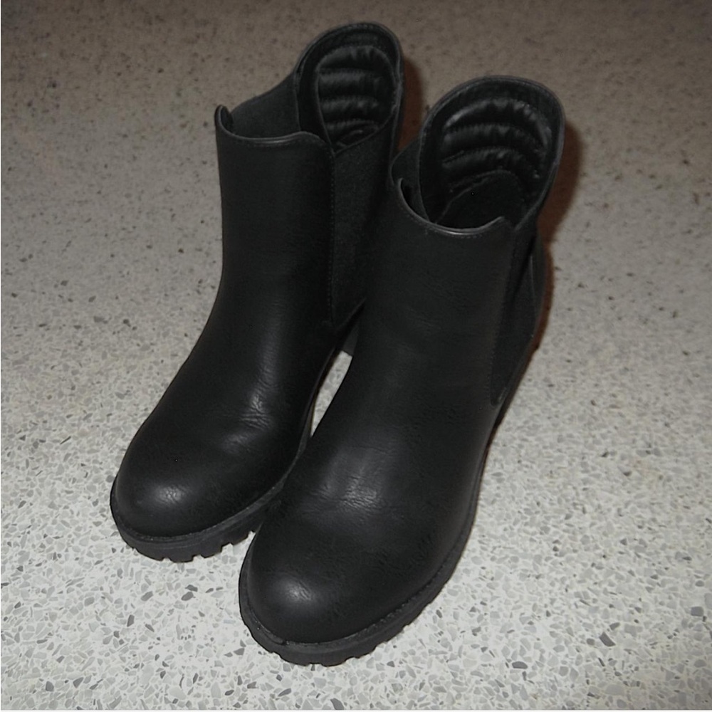 Black Boots